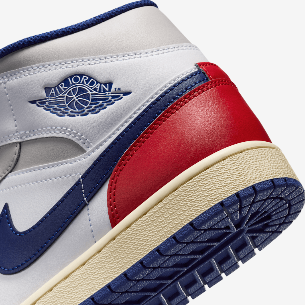Air Jordan 1 Mid - Image 8
